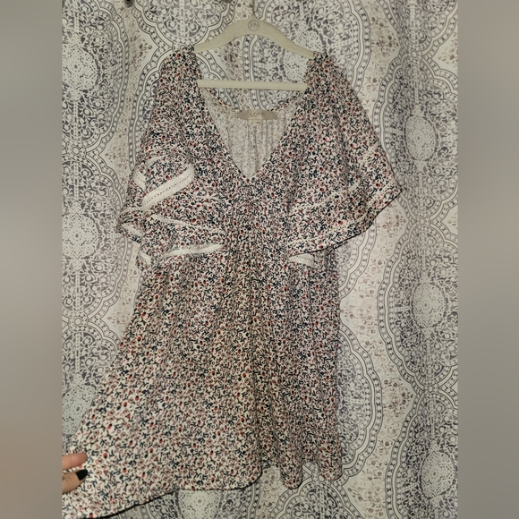 Loft flutter sleeve top - Picture 1 of 4